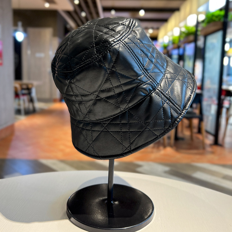 韩版PU皮质格子渔夫帽百搭显脸小黑色水桶帽复古潮人素颜百搭盆帽