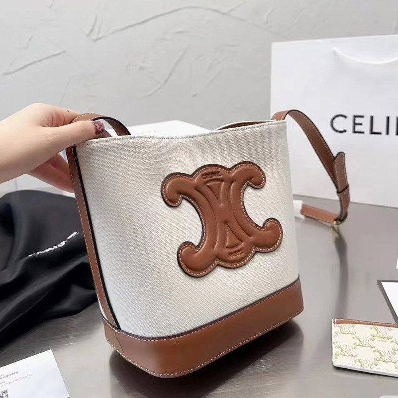 凯旋门水桶包2025新款复古老花手提包高级感时尚撞色单肩斜挎女包