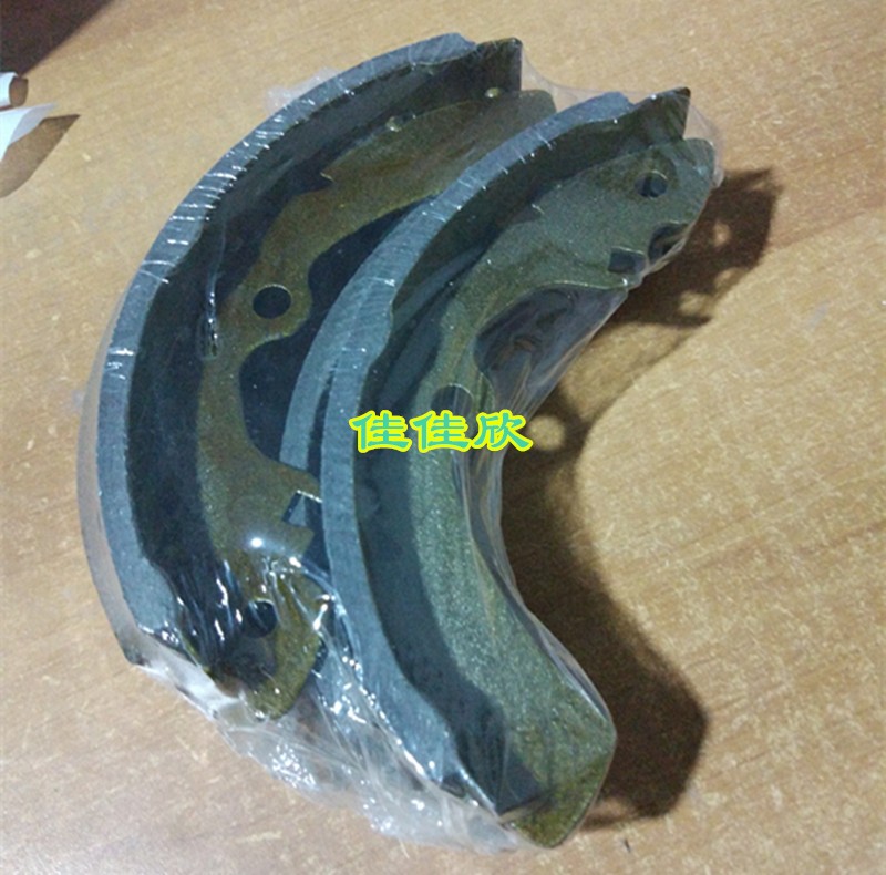 适用长安1016单排货车欧雅老款前后刹车片制动片刹车皮全车配件