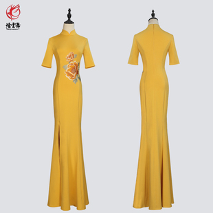 烟云舞新款牡丹花鱼尾连衣裙国风模特走秀旗袍演出服宴会礼服