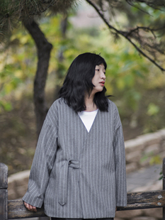 丘山独立原创设计灰色竖条纹V领西装外套日系盐系无性别上衣外套