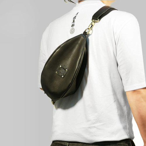 真皮头层牛皮胸包单肩包