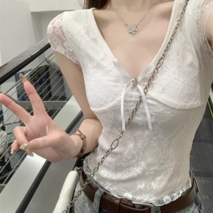 高级感小衫 纯欲风蕾丝V领短袖 显瘦内搭气质短款 T恤女夏季 上衣 修身