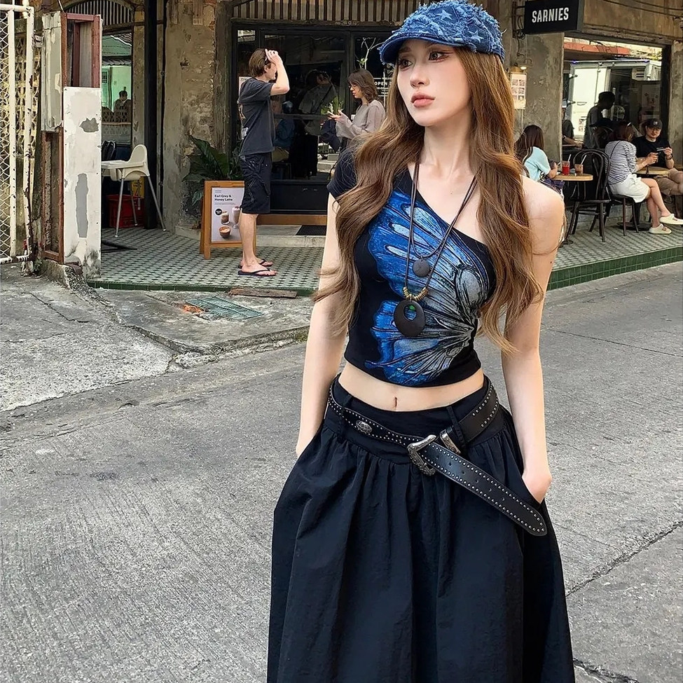 设计感小众露肩斜领短款短袖T恤女2025夏季新款辣妹修身掐腰上衣
