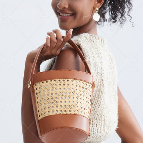 手工编织藤条水桶包女海边度假包