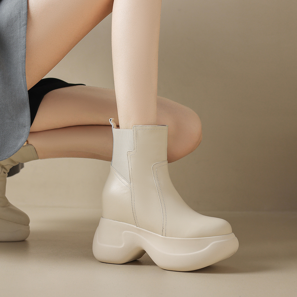 10cm真皮内增高圆头短靴女秋冬超高跟粗跟厚底小个子松糕底马丁靴