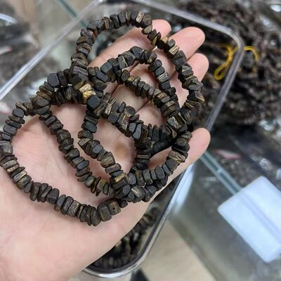 高油奇楠沉香碎银手串