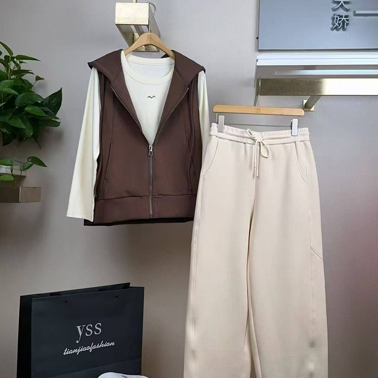 天娇一生水2025冬季新款镰刀裤大码女装弯刀裤高腰休闲长裤25826,女装/女士精品,大码裤装,淘宝优惠券,粉丝福利购,淘宝优惠卷