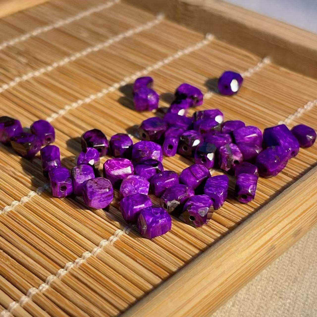 舒俱来火焰红丝绒钻切散珠吊坠/多样性发其一（辰良）AZB12268