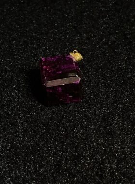 魔方舒俱来18K金吊坠15mm