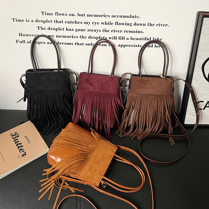 2026民族风简约复古小流苏手提包女小潮流休闲时尚通勤单肩斜挎包