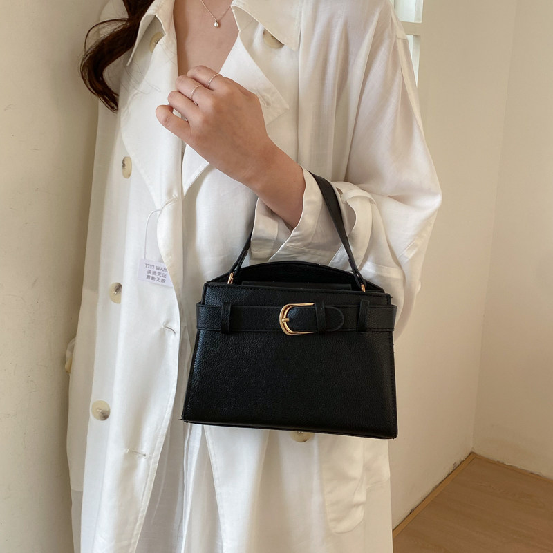 简约皮带扣2026大容量纯色新款质感时尚春夏单肩斜挎手提女小方包