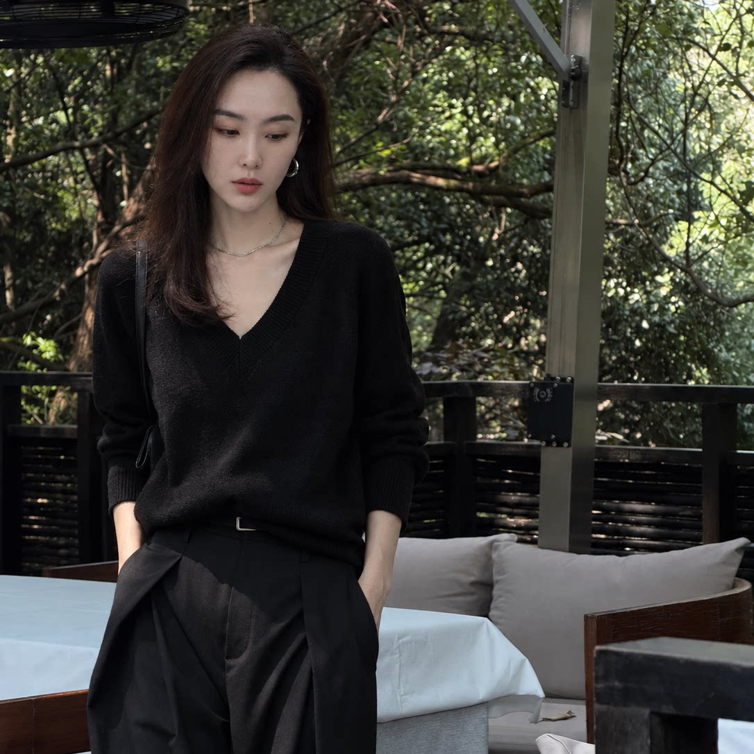 Pralado慵懒V领长袖针织衫女套头显瘦上衣简约百搭7130