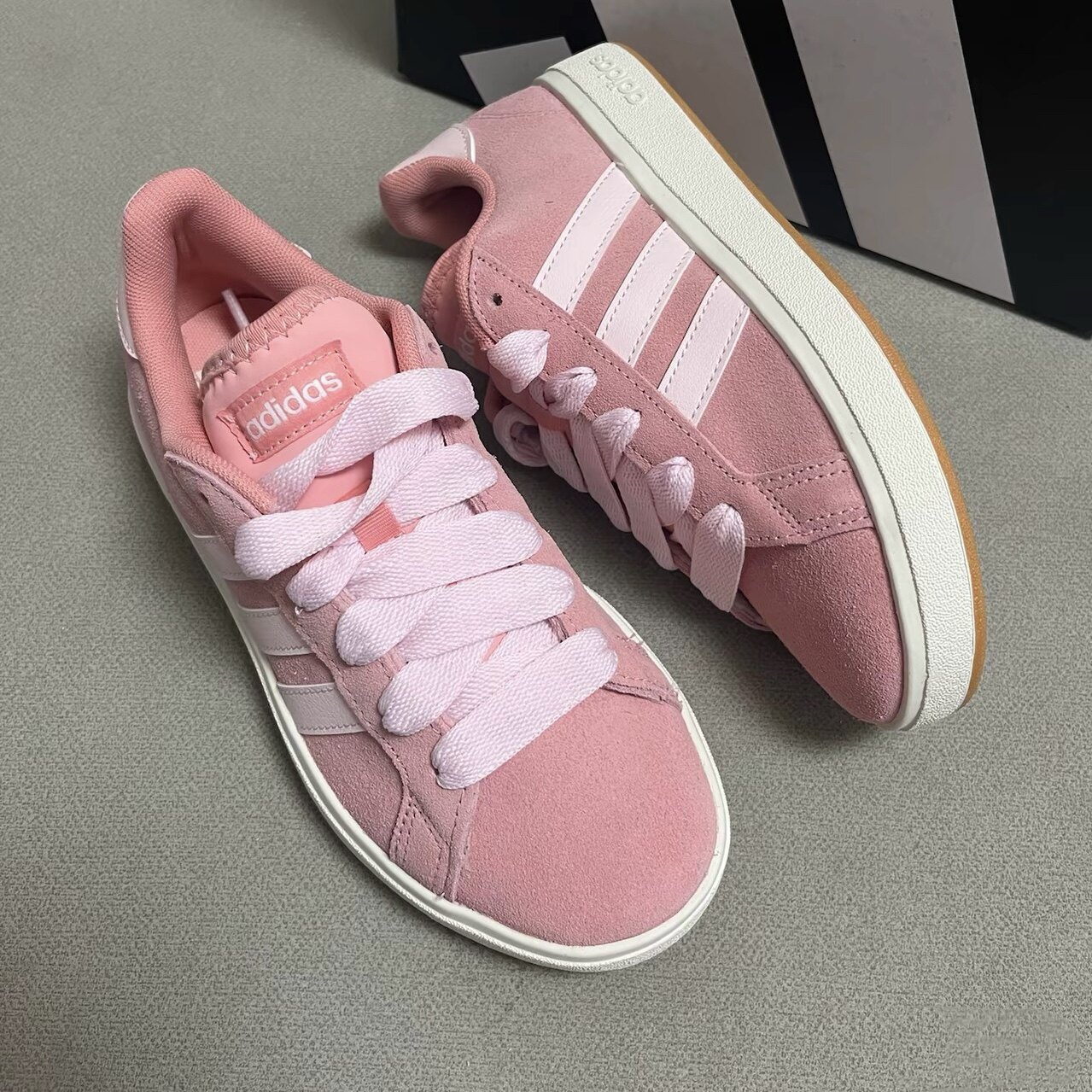 adidas 阿迪达斯Grand Court Base 男女面包鞋休闲低帮板鞋JR7110