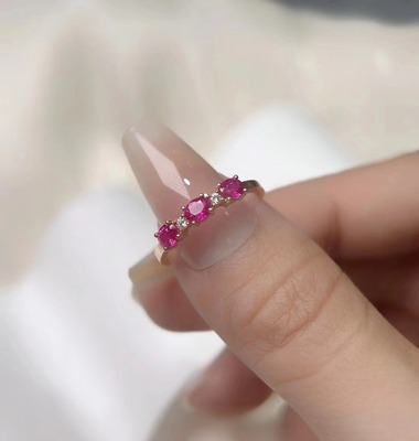 艾诺美18K金红宝石时尚钻石