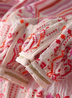 法式rouje damas粉色小香风刺绣衬衫女设计感小众减龄抽绳V领上衣