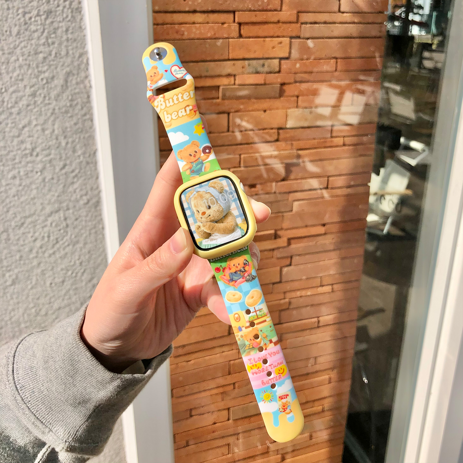 康康的原创韩国卡通小熊适用于iwatch98s10se苹果手表可爱表带ins