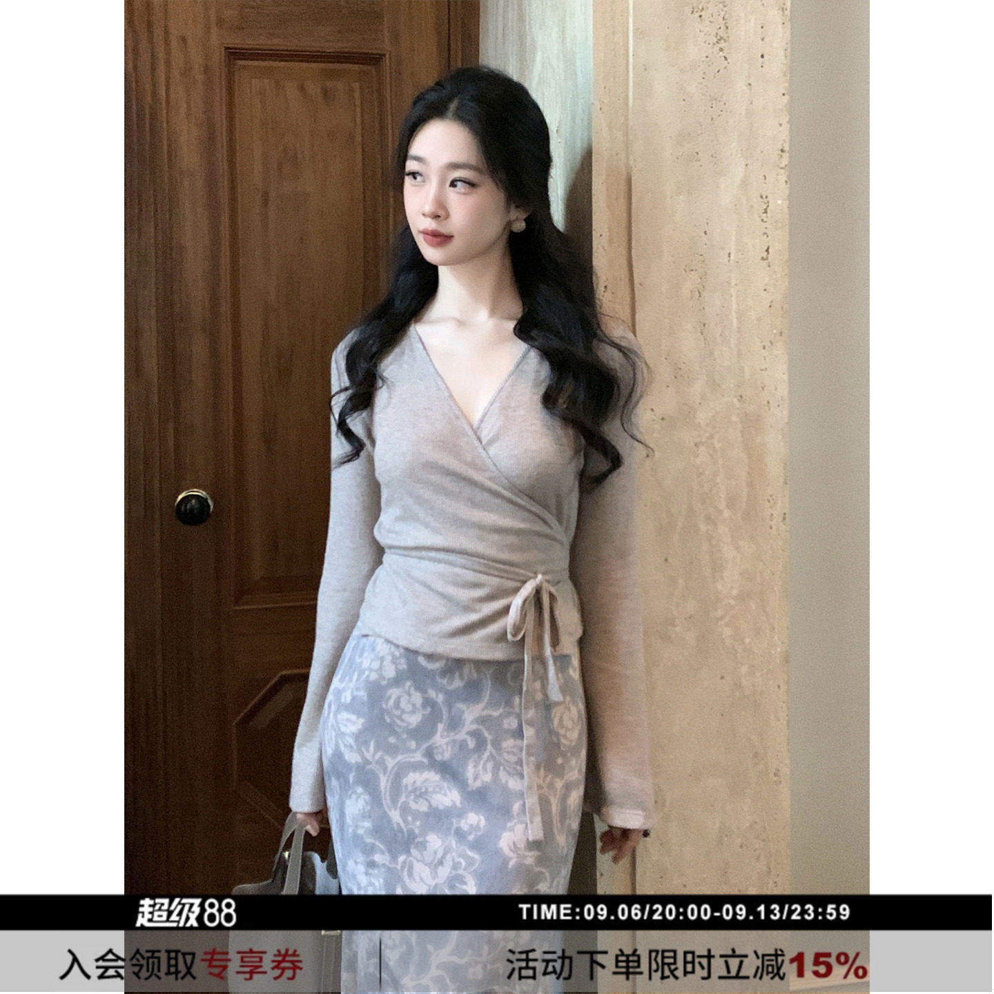 SYT自制港风复古绑带v领上衣T恤图片