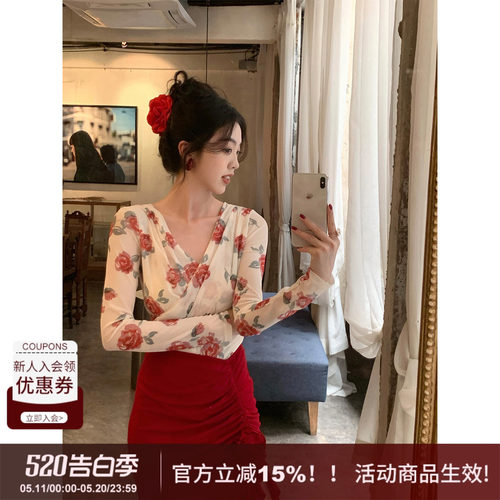 时髦精v领网纱花朵上衣T恤