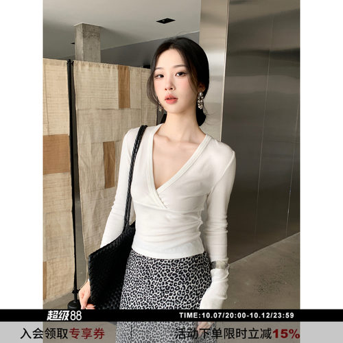 SYT自制极简修身显瘦v领T恤上衣