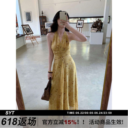 SYT自制显白露背碎花挂脖连衣裙