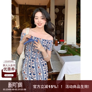 显瘦不勒一字肩碎花连衣裙女 休闲度假风青花瓷修身 SYT自制 法式