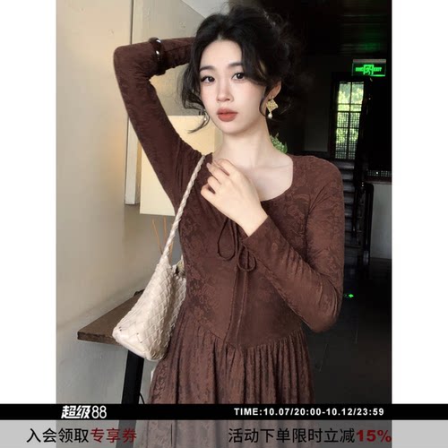 SYT自制暗纹U型领绑带收腰连衣裙