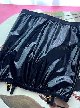 PU黑色包臀一步裙金属扣袜夹漆皮短裙油亮超薄皮革吊袜带