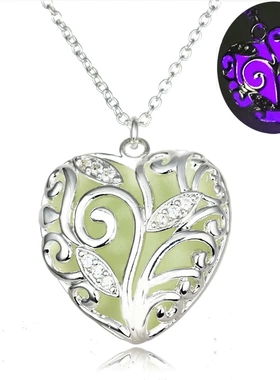 4 colors luminous Love Heart necklaces Hollow Glow In The