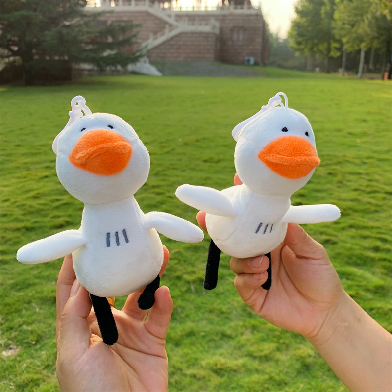 毕业季手伴礼材料网红加油鸭毛绒玩具情侣钥匙扣女书包背包玩偶