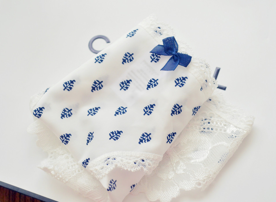 Slip jeunesse sexy en soie Ice - Ref 642262 Image 3