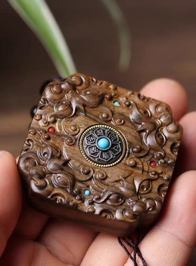 沉香木双面雕刻貔貅车挂家居摆饰