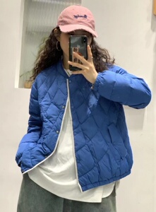 克莱因蓝色短款羽绒服女冬季2023冬季新款撞色拼接小个子棒球外套