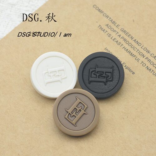 树脂F字母西装女装纽扣