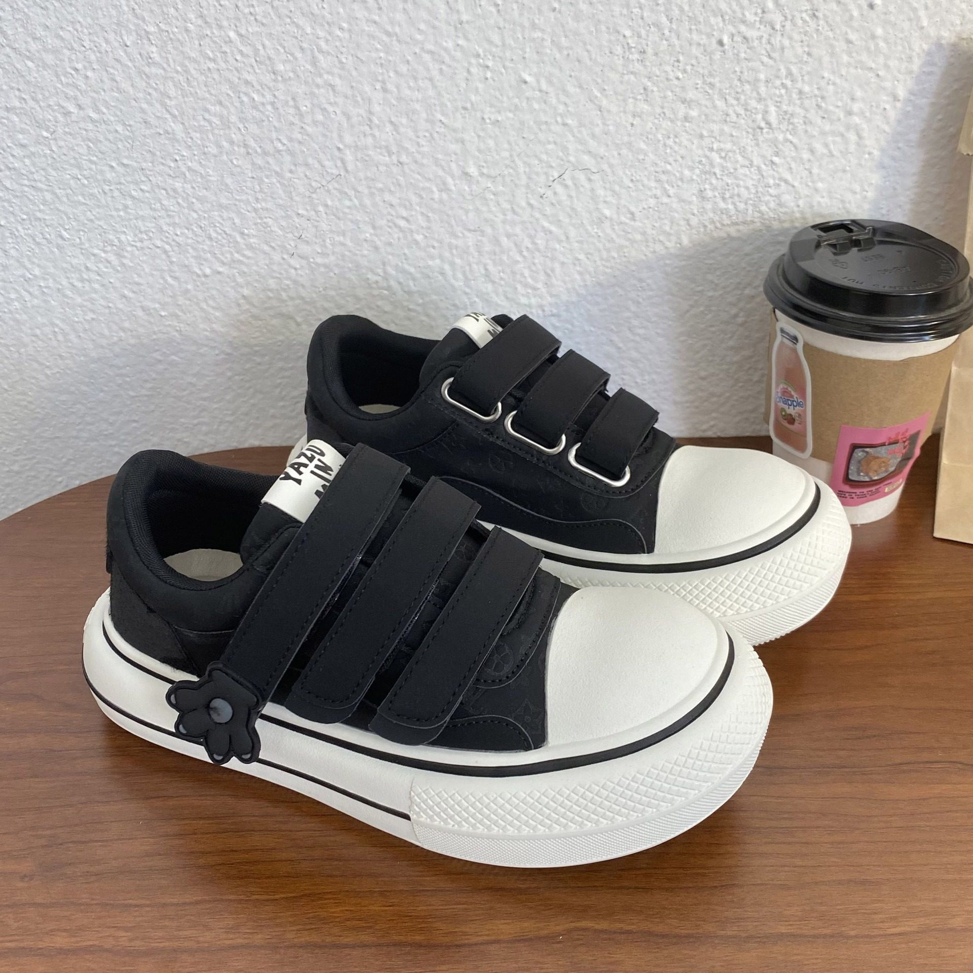 黑色魔术贴丑萌板鞋女2026春季新款软底舒适不挤脚百搭时尚小白鞋,女鞋,休闲板鞋,淘宝优惠券,粉丝福利购,淘宝优惠卷