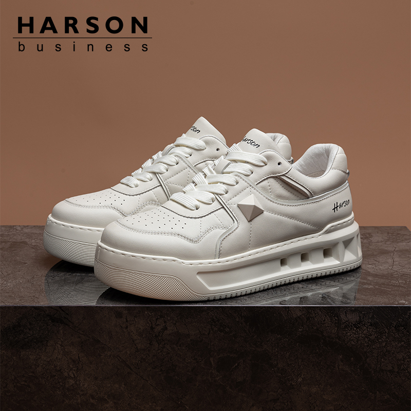 哈森2025新款真皮厚底休闲板鞋
