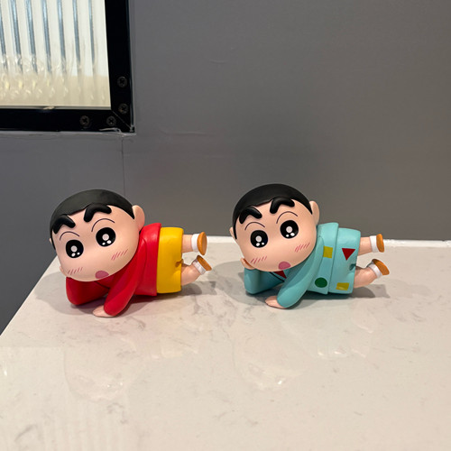 蜡笔小新侧躺手办盲盒装饰桌面工位懒人小新手机支架摆件车载装饰