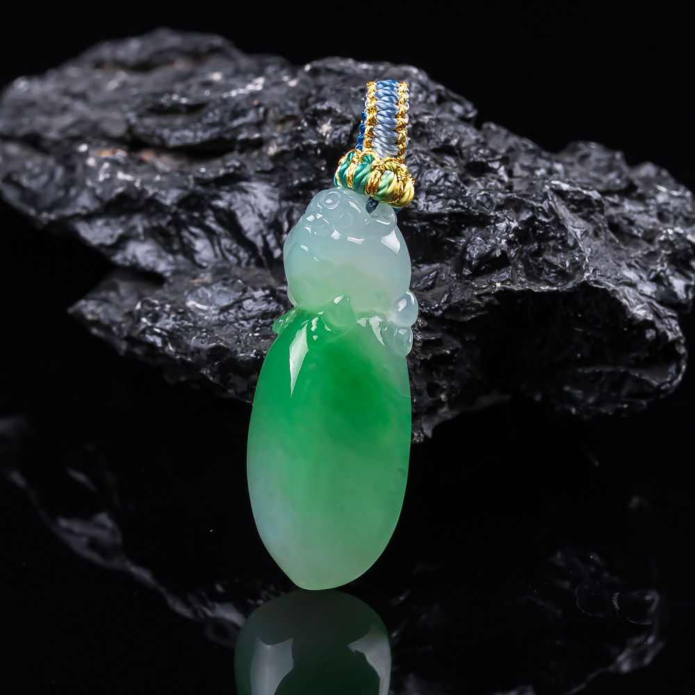 缅甸翡翠吊坠冰润飘阳绿福瓜挂件天然A货男女款玉坠