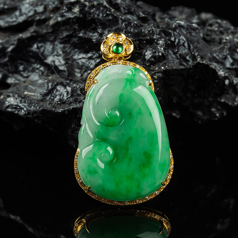 翡翠吊坠冰润飘阳绿如意挂件18k金豪华镶嵌天然a货