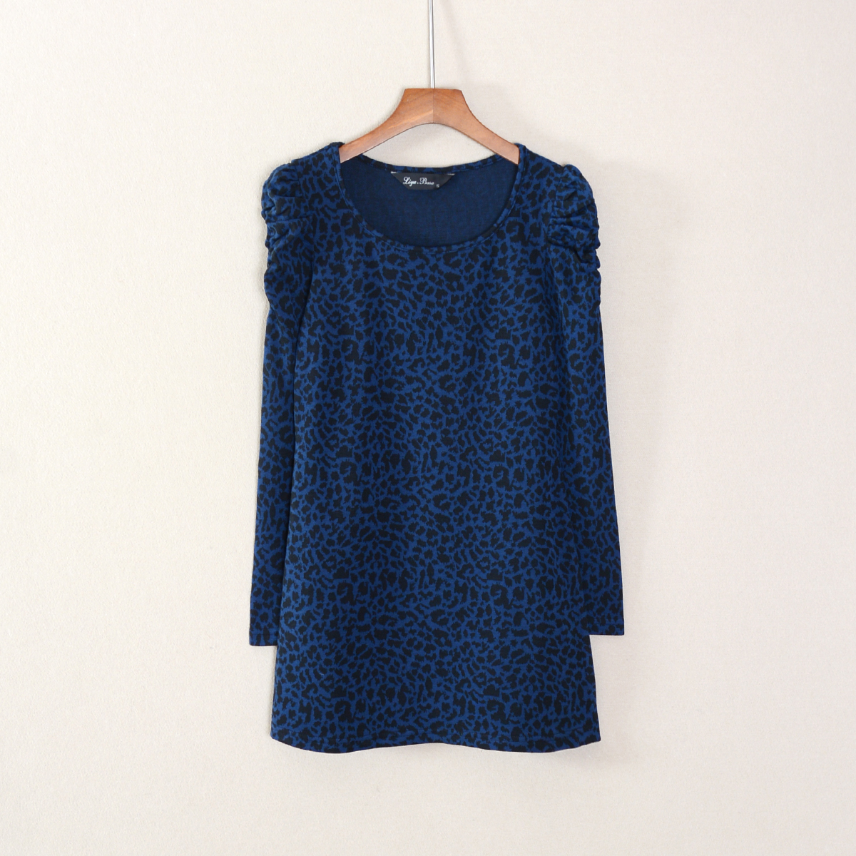 长袖印花修身流行T恤衫