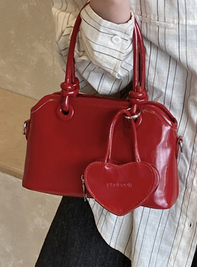 韩国超火红色手提包包女式2026新款冬季百搭甜美风单肩斜挎包婚包