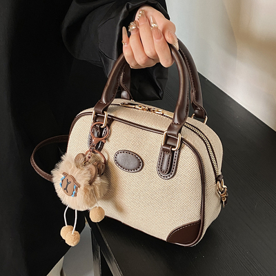 今年流行时尚撞色手提包