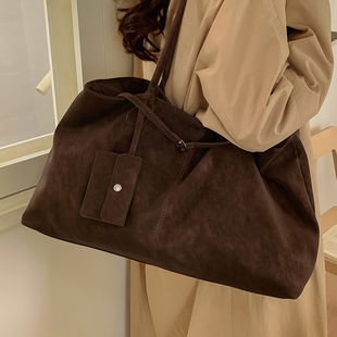 高级感麂皮绒上班通勤包女2026新款冬季复古时尚大容量单肩托特包