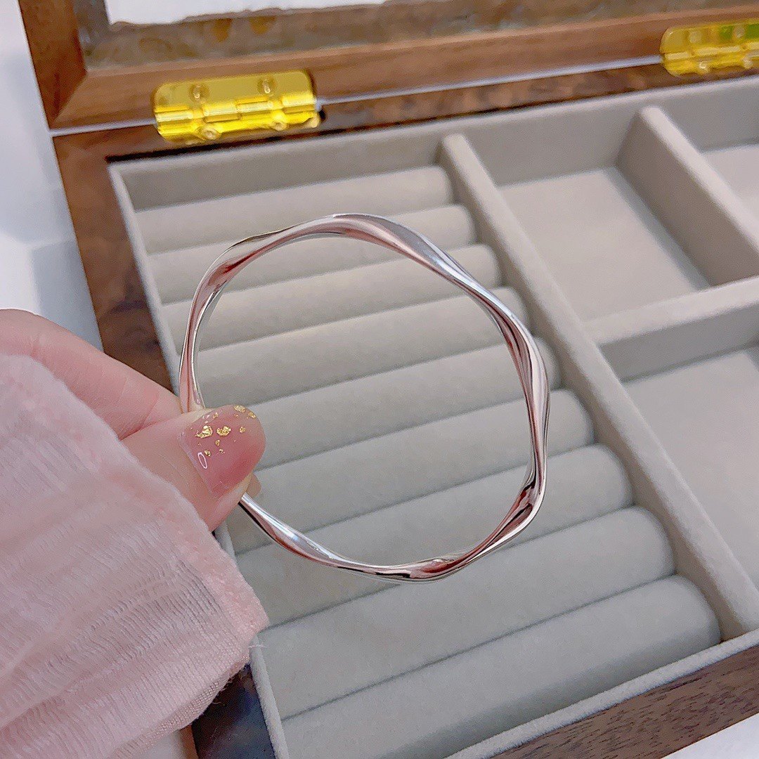 纯银手镯女莫比乌斯银手镯999足银正品简约闭口实心设计感银饰,饰品/流行首饰/时尚饰品新,银饰手镯,淘宝优惠券,粉丝福利购,淘宝优惠卷