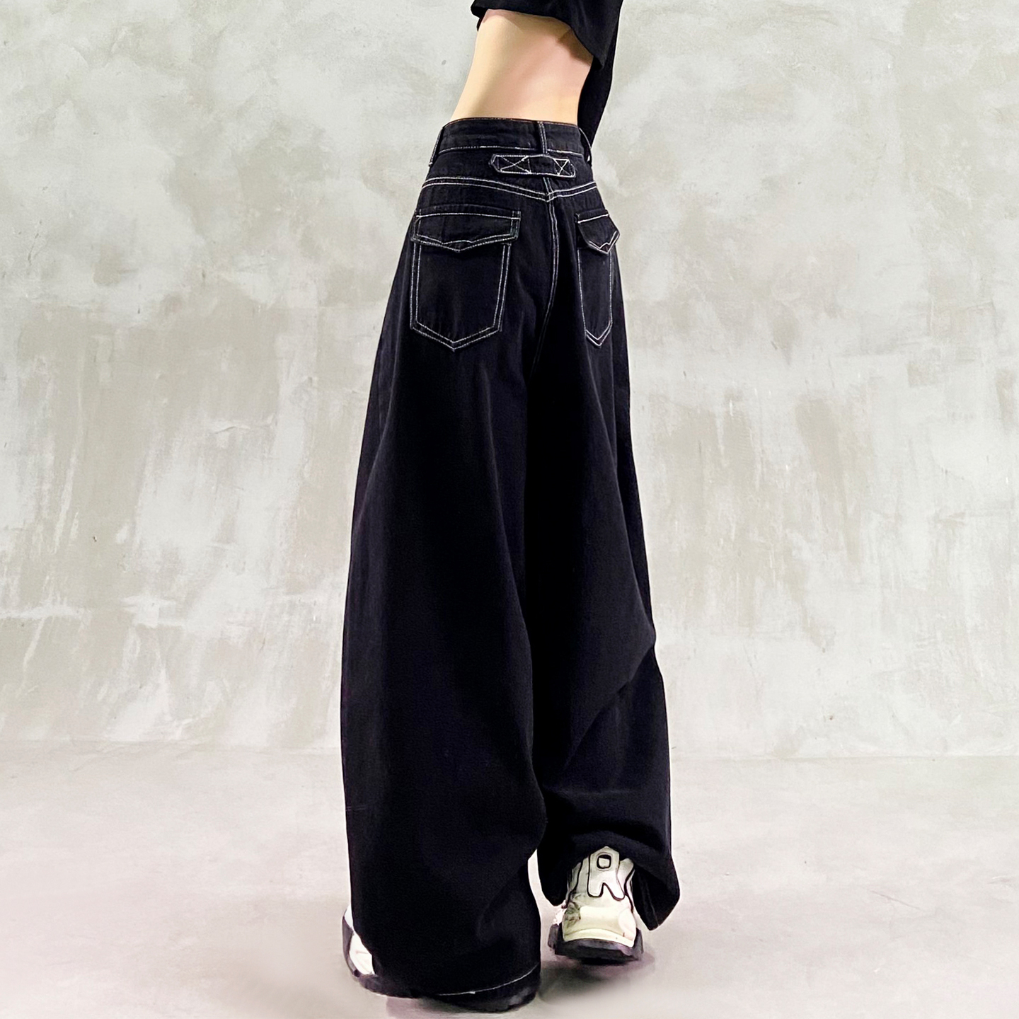 拼色明线装饰抓绒牛仔弯刀裤女