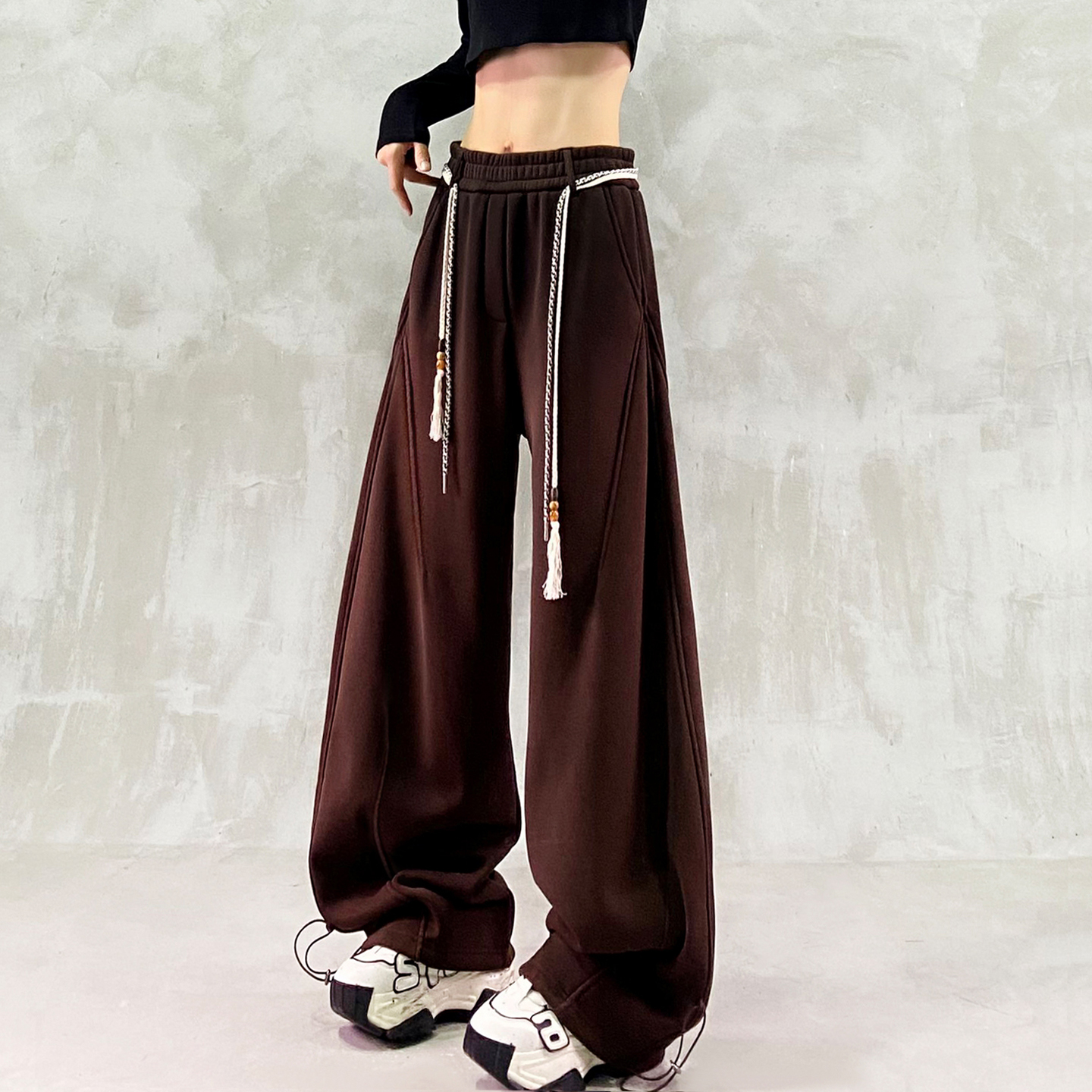 帅气抽绳设计垂感加绒弯刀裤女