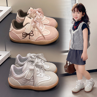 女童德训鞋儿童休闲运动板鞋2026春季新款软底防滑小女孩秋款鞋子