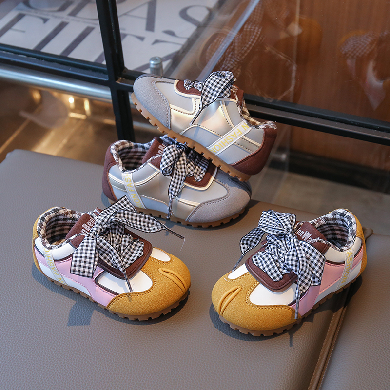 女童鞋秋季皮面板鞋2025秋季新款儿童单鞋软底防滑德训鞋女宝宝鞋