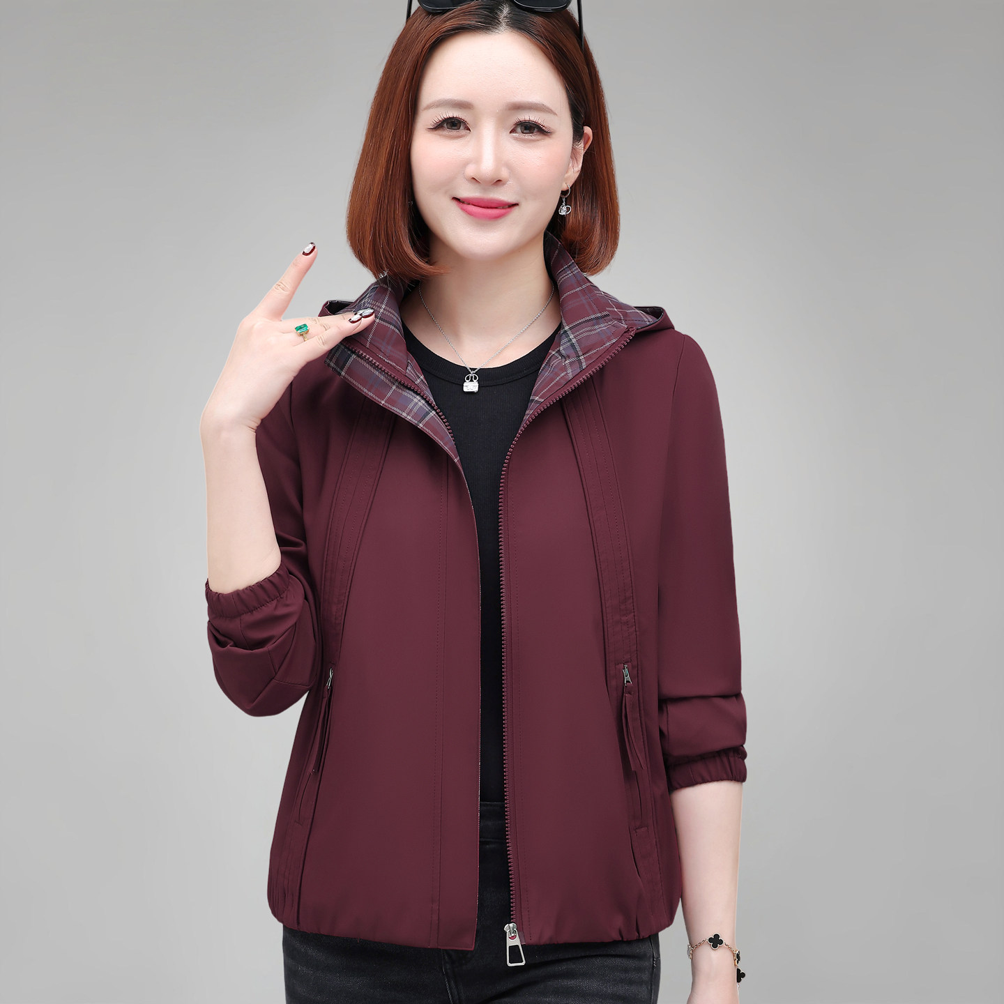 加绒外套女士夹克2025秋冬新款时尚休闲拉链开衫妈妈连帽短款上衣