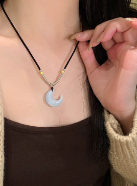 猫眼石月亮吊坠项链女小众闺蜜锁骨链高级感新中式情侣毛衣链配饰